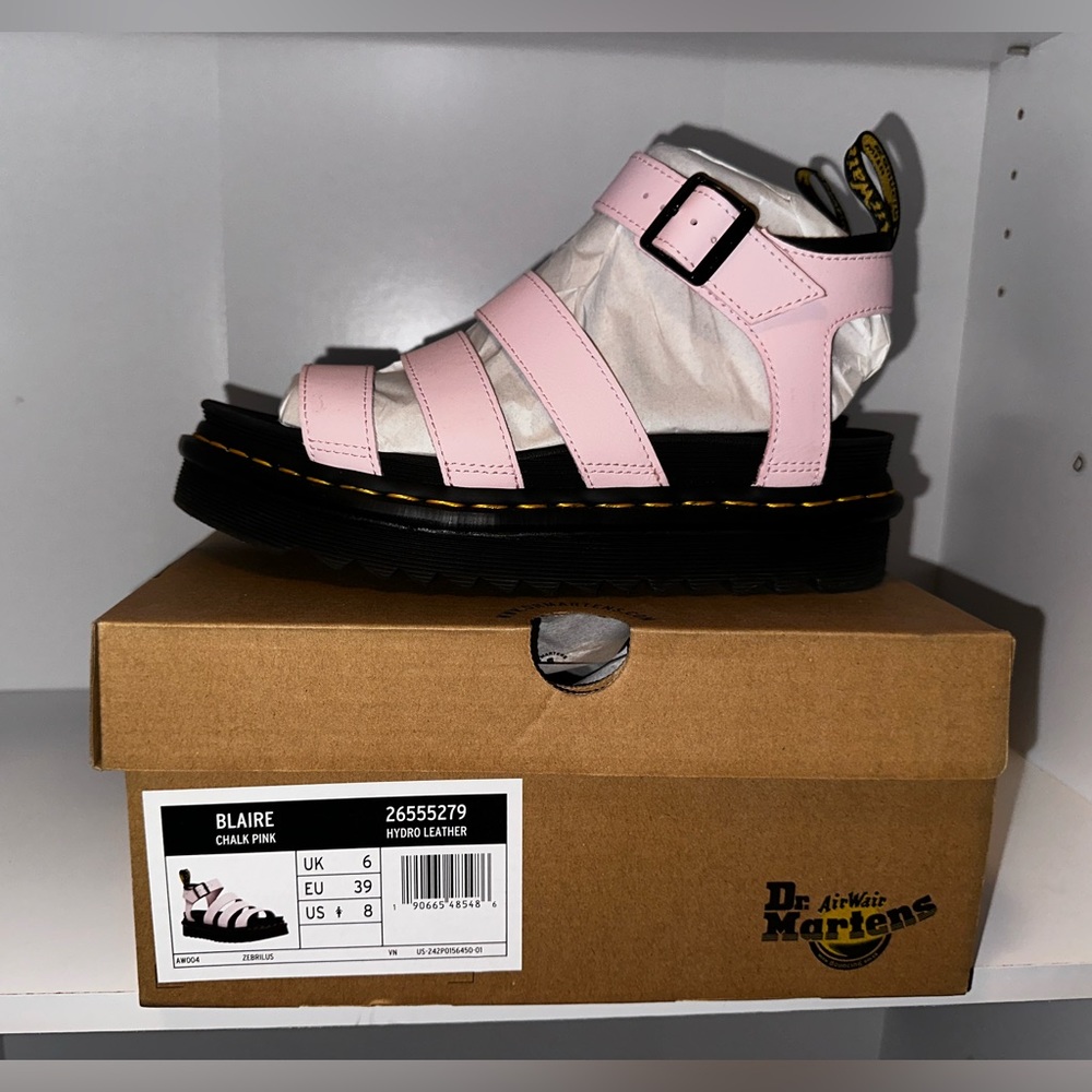 Blaire “Chalk Pink” hydro leather sandals